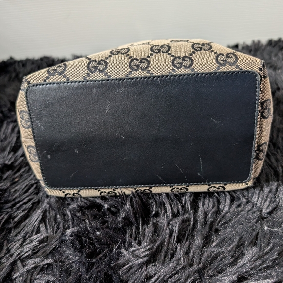 Gucci  Signature Tote - Picture 4 of 8